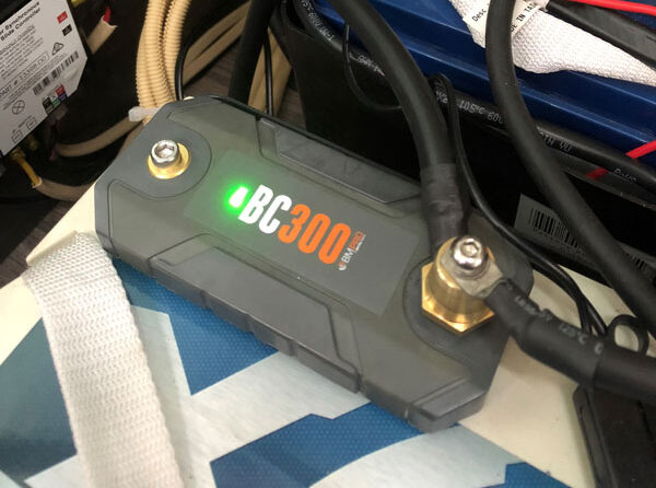 BC300 installed on the battery for correct readings of high current devices. Monitor caravan power with BC300